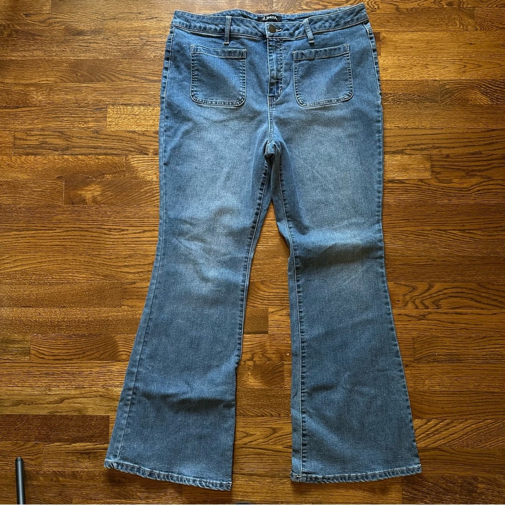 NWOT d. jeans Front Patch Pockets High Rise Flare Recycled Denim Jeans Size 16